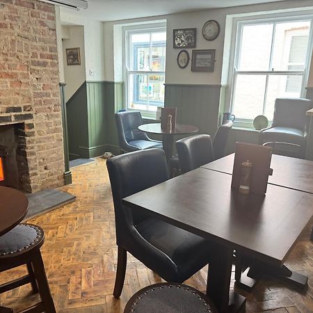 The London Inn Пэдстоу Экстерьер фото