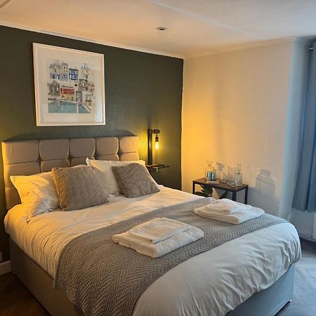 The London Inn Пэдстоу Экстерьер фото