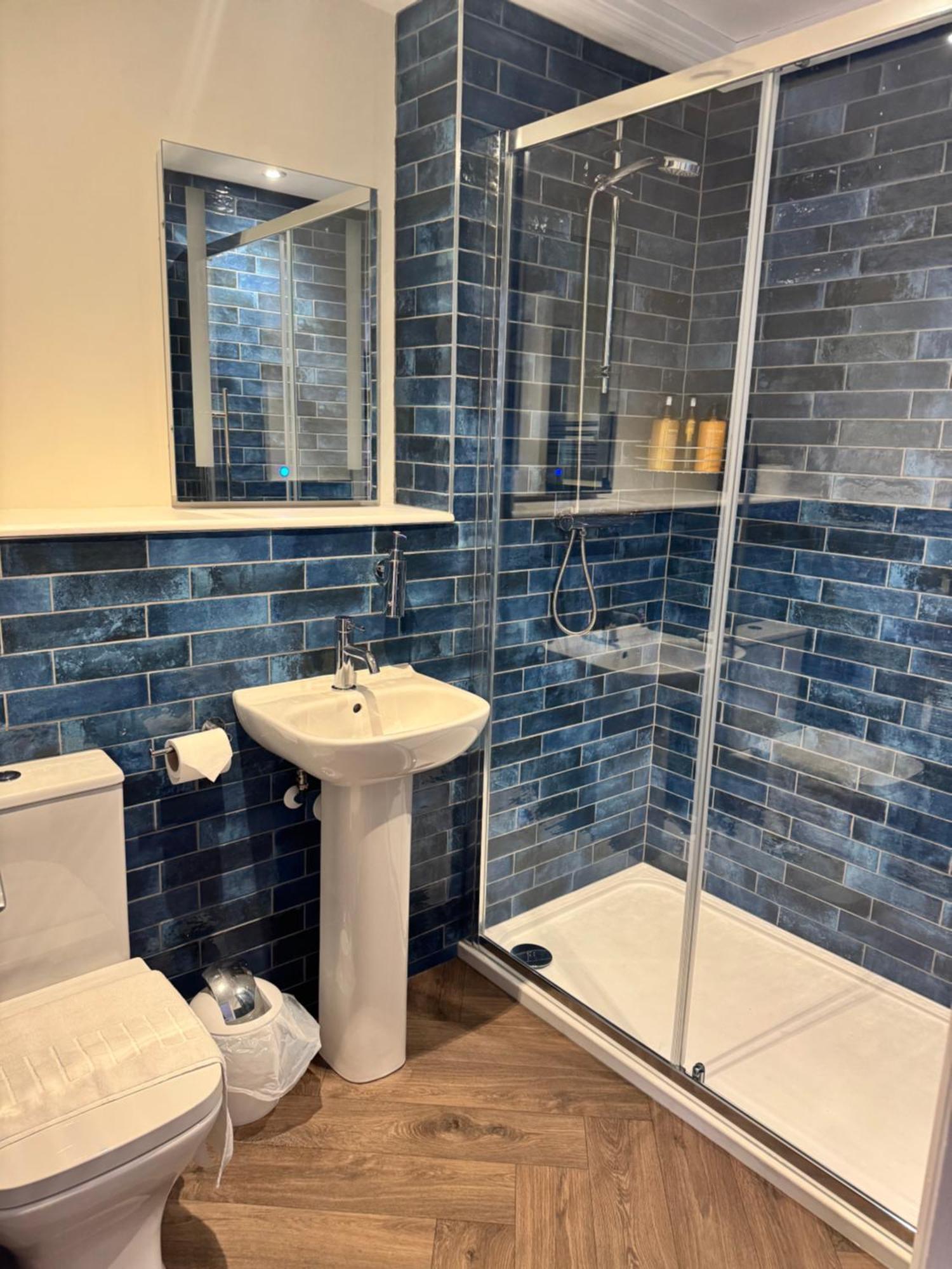The London Inn Пэдстоу Экстерьер фото
