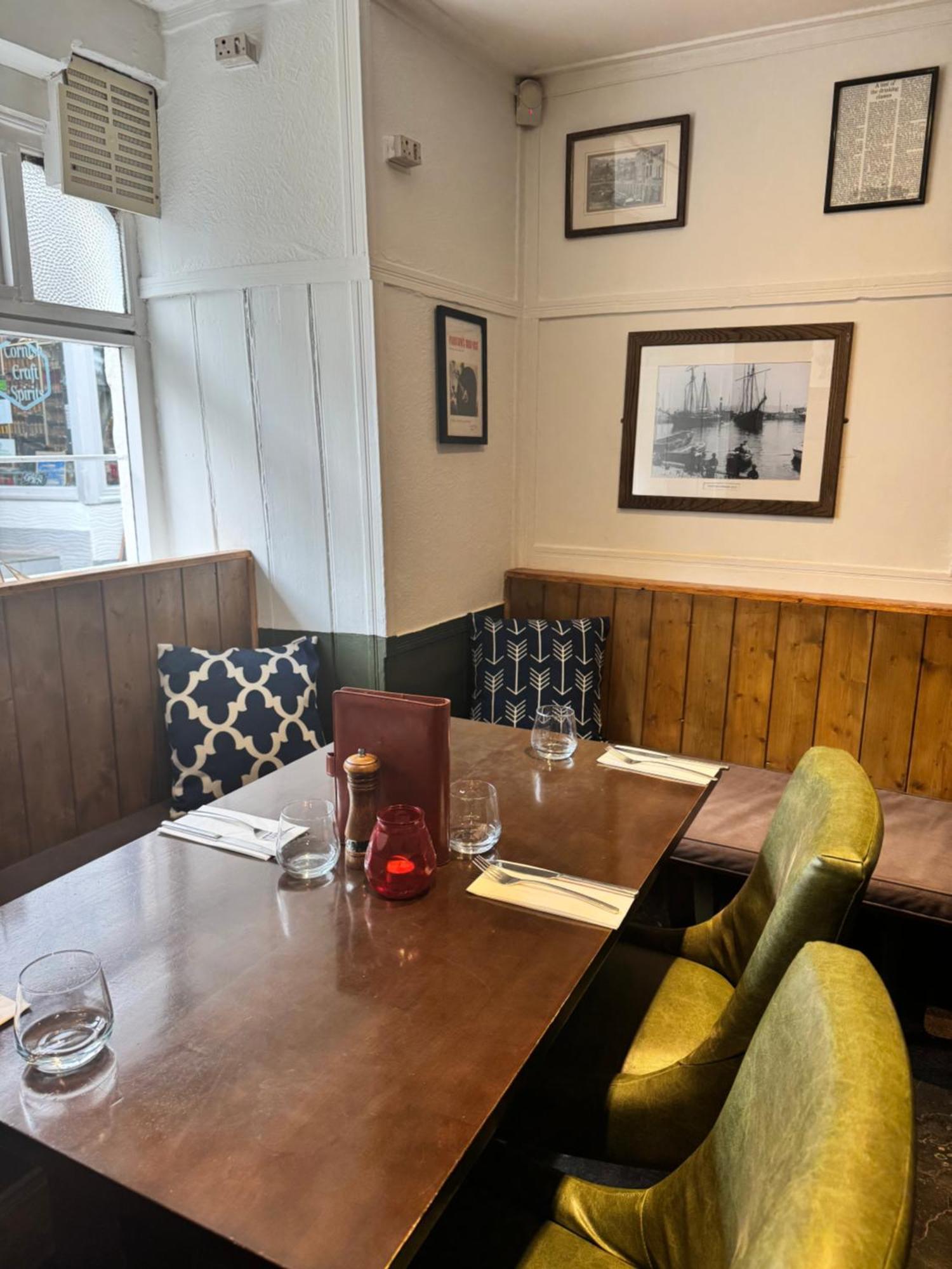 The London Inn Пэдстоу Экстерьер фото