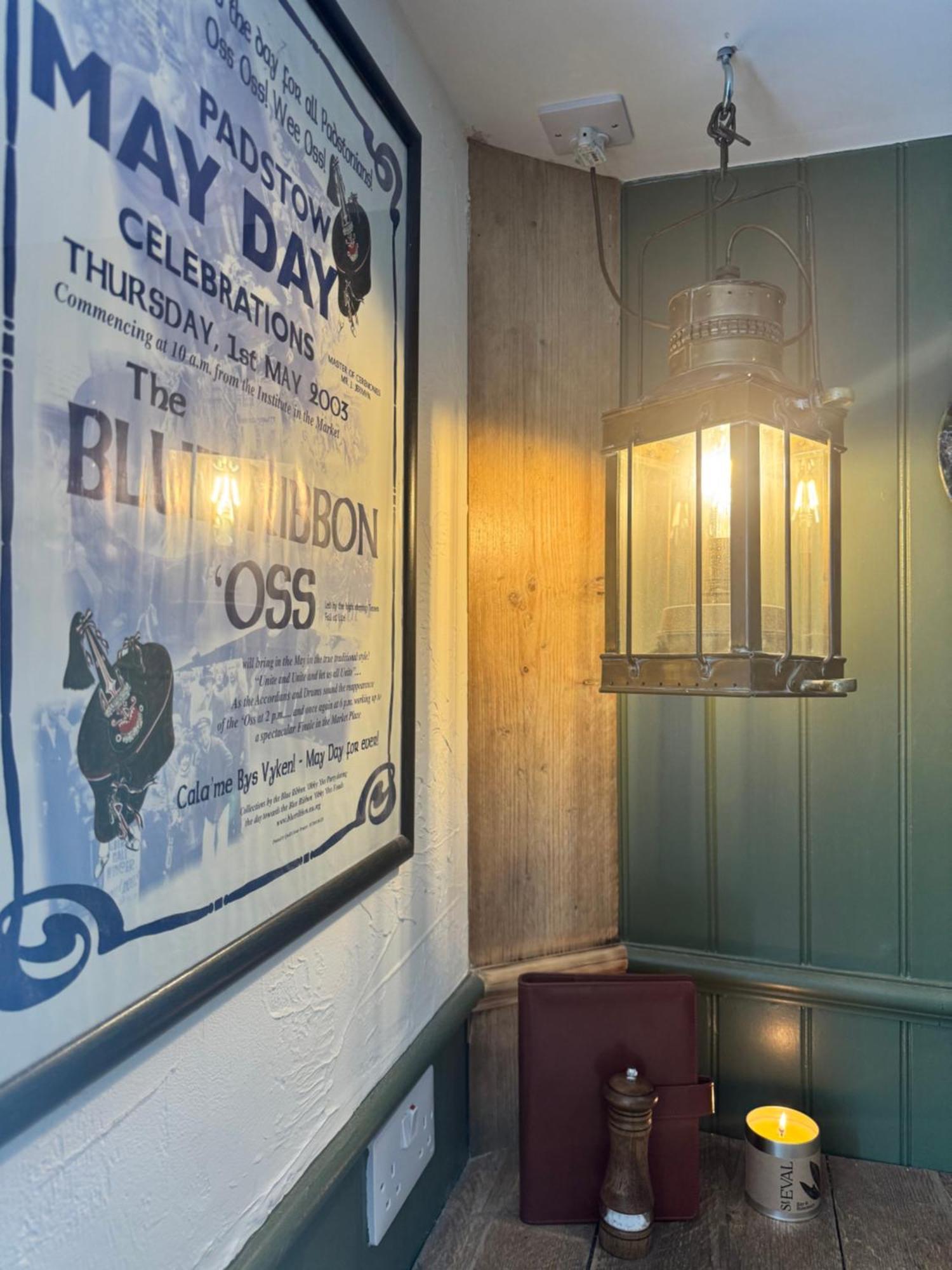 The London Inn Пэдстоу Экстерьер фото