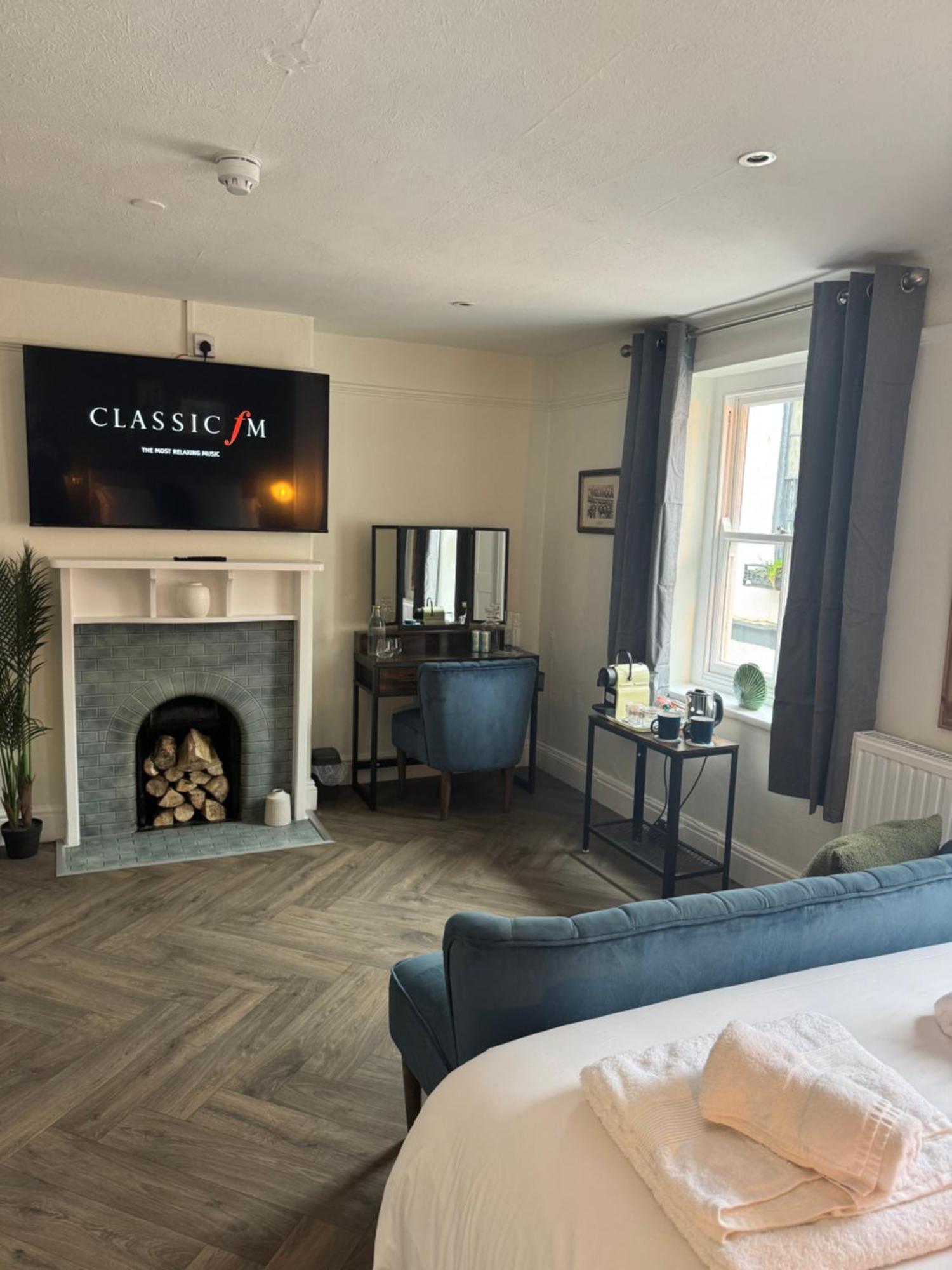 The London Inn Пэдстоу Экстерьер фото