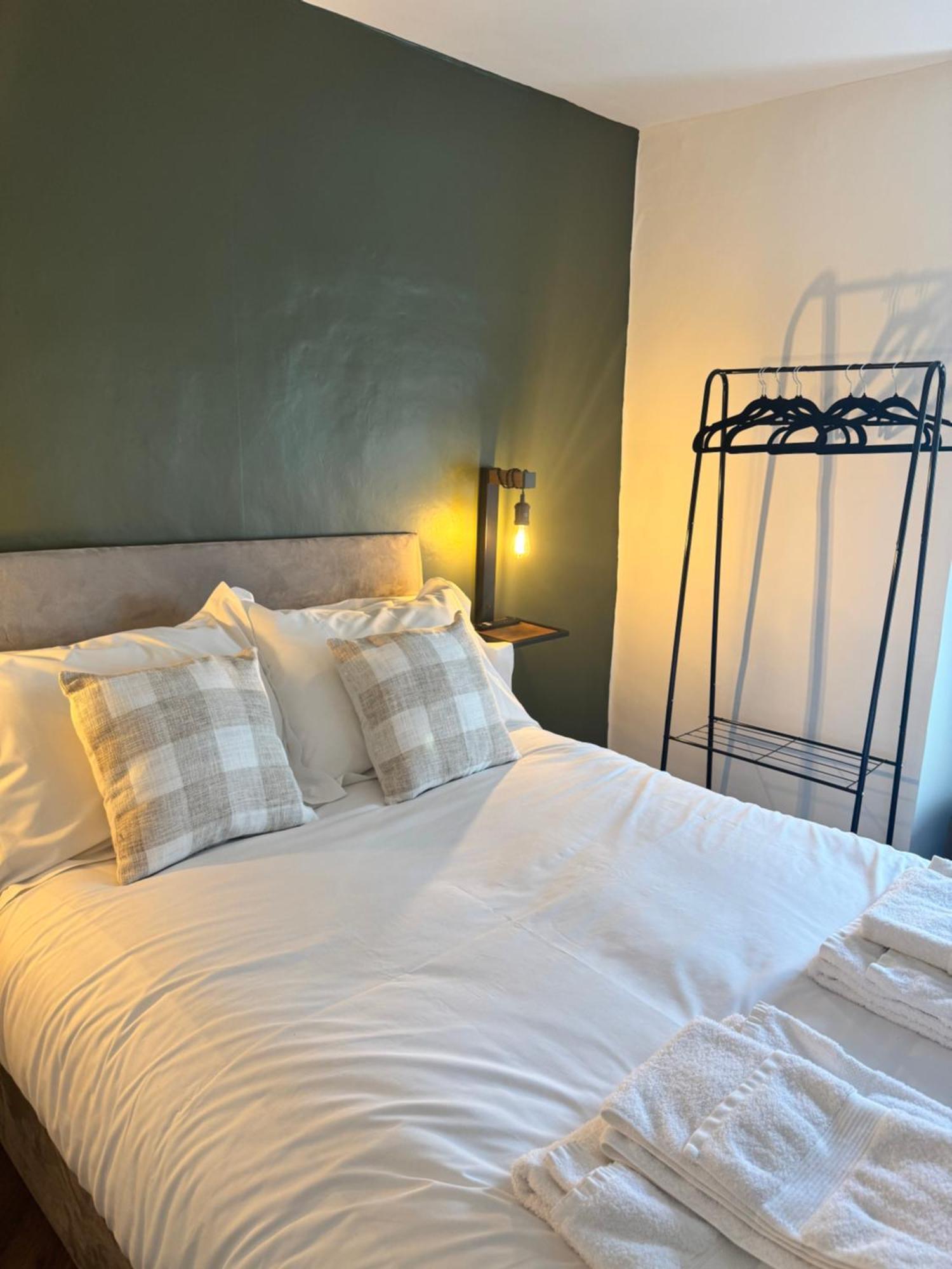 The London Inn Пэдстоу Экстерьер фото