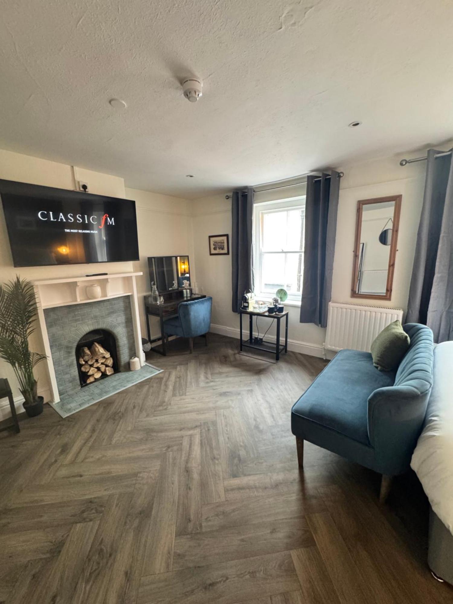 The London Inn Пэдстоу Экстерьер фото