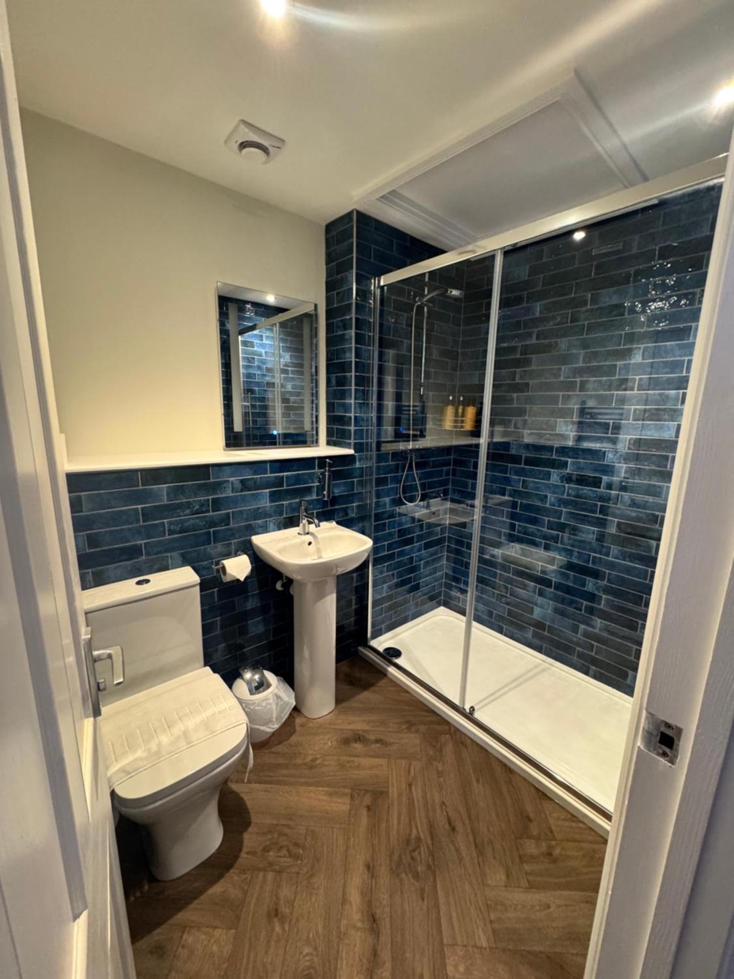 The London Inn Пэдстоу Экстерьер фото