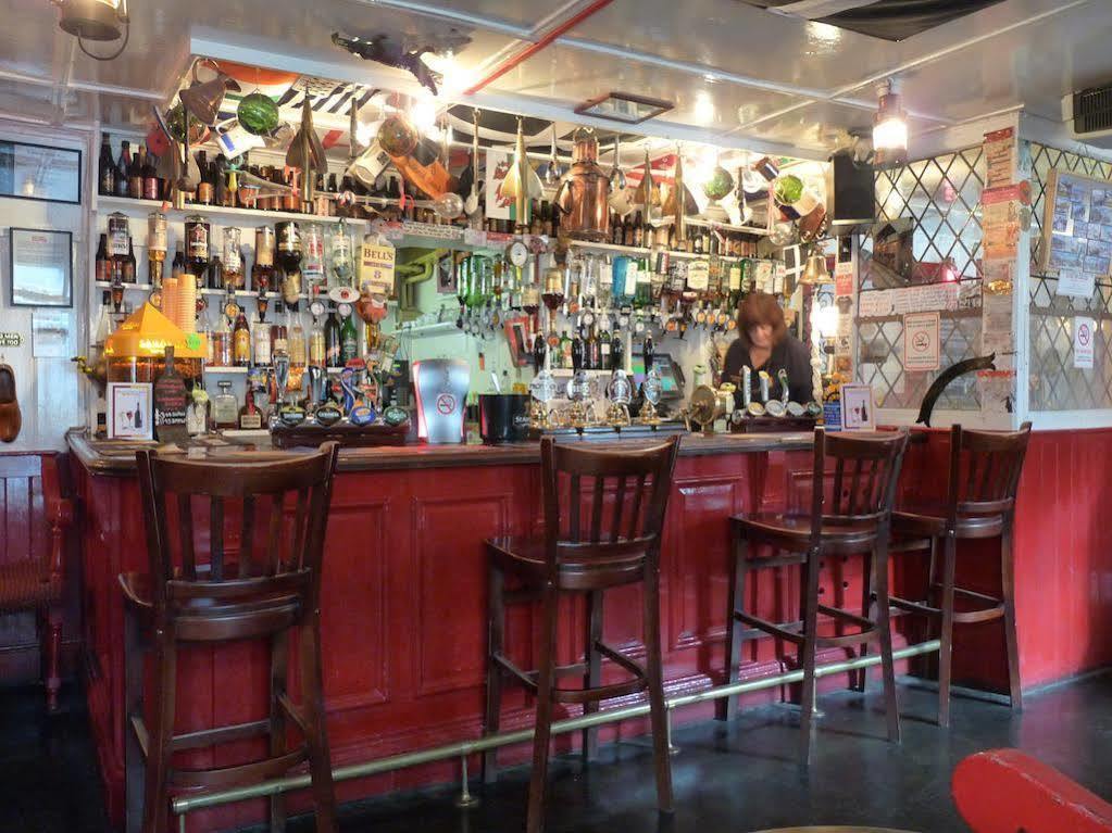 The London Inn Пэдстоу Экстерьер фото