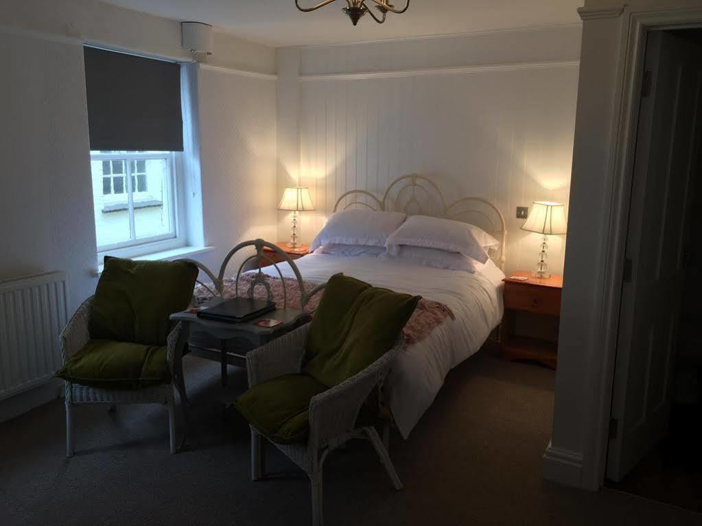 The London Inn Пэдстоу Экстерьер фото